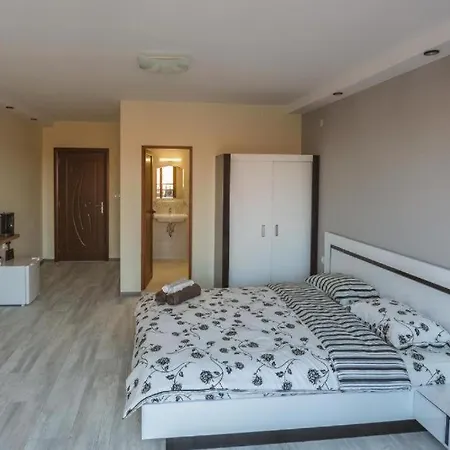 Victoria & Victoria * 大特尔诺沃