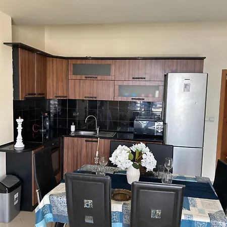 Victoria & Victoria *