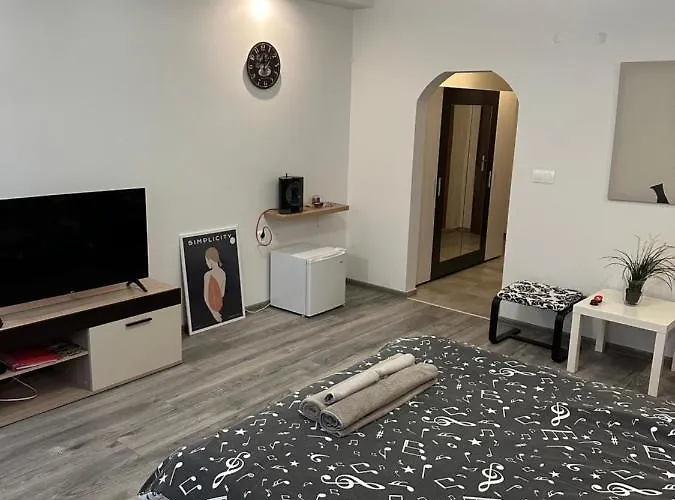 Victoria & Victoria Apartment *