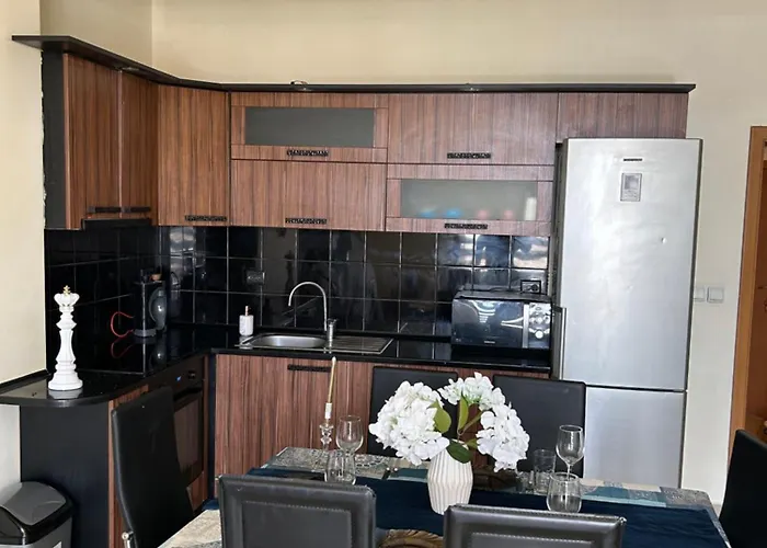 Victoria & Victoria *