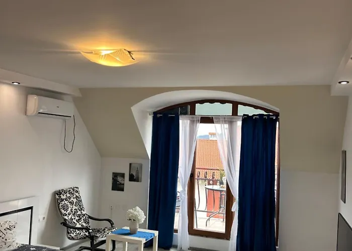 Victoria & Victoria *